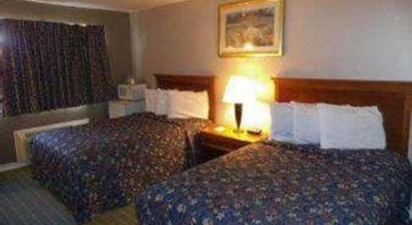 Days Inn By Wyndham West Branch Iowa City Area Esterno foto