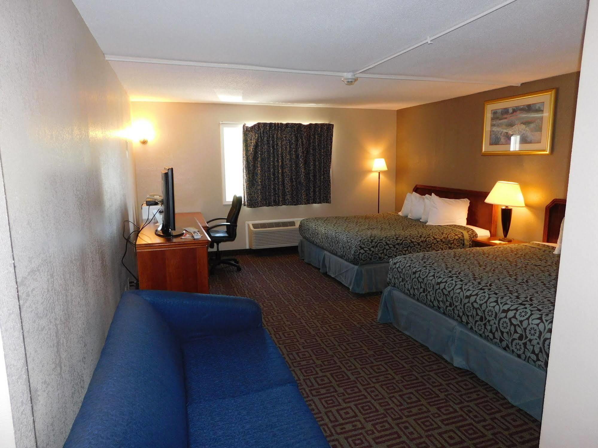 Days Inn By Wyndham West Branch Iowa City Area Esterno foto
